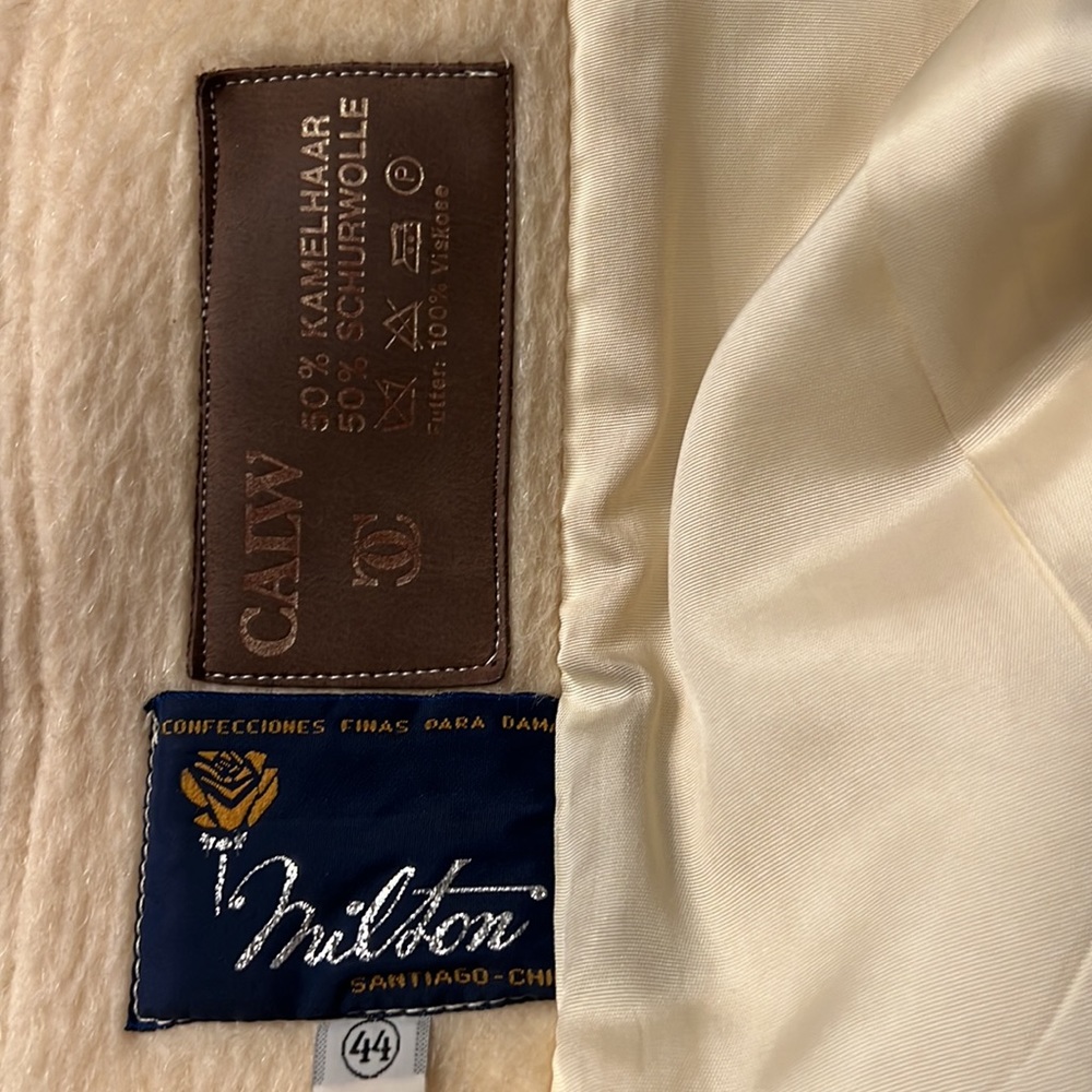 Gorgeous Double Breasted Fully Lined Vanilla Colo… - image 7